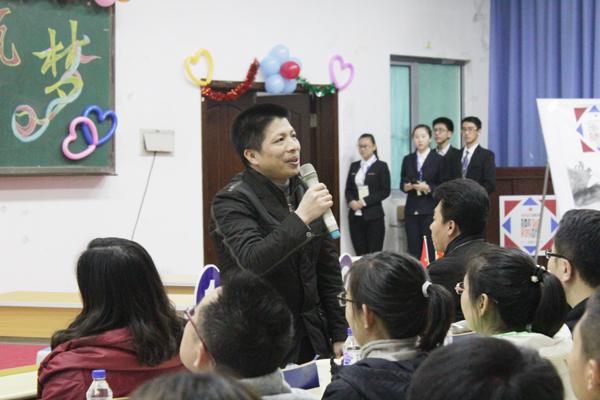 徐卫东部长宣布本“薪火相传赤子心，青春共筑中国梦”活动正式启动__.jpg