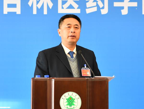 学校党委副书记张印致开幕词__.jpg
