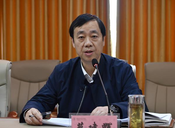 蔡建辉校长传达上级会议精神__.jpg