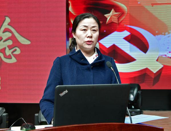 杨红部长主持宣讲会__.jpg