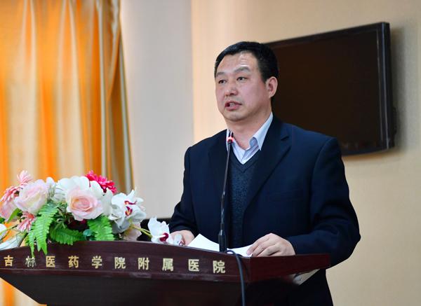 王柳行副校长主持培训会__.jpg