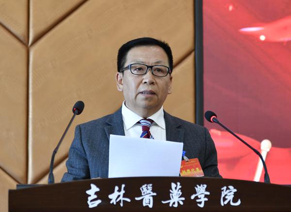 3我校工会主席何加军致辞__.jpg