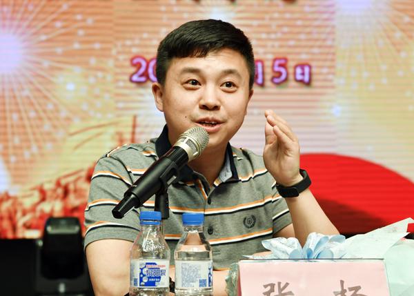 张杨医生作报告___.jpg