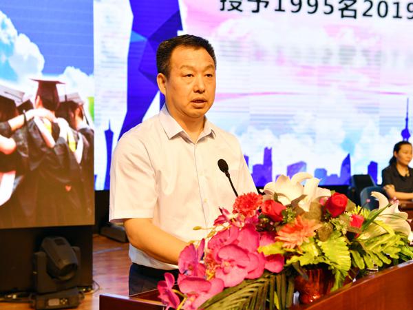 王柳行副校长宣读通报___.jpg