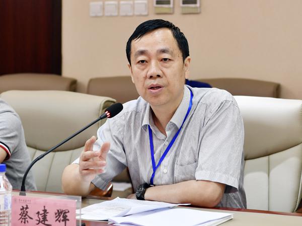 我校校长蔡建辉汇报工作___.jpg