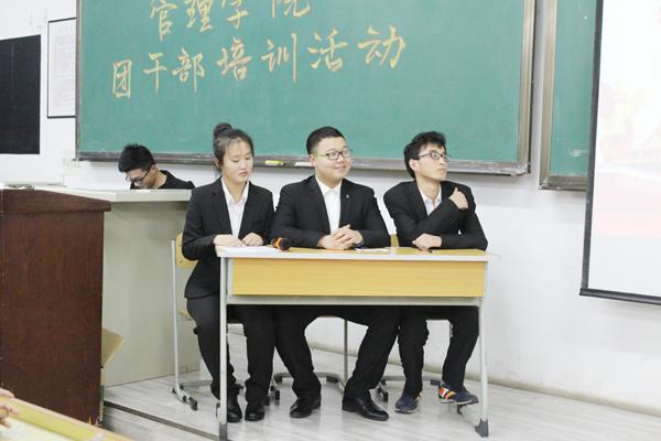 答辩选手__.jpg