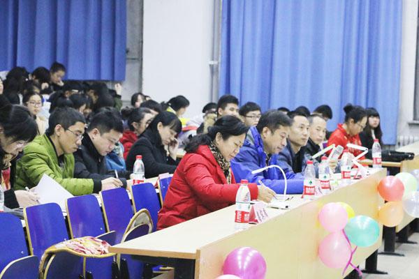 评委给选手打分__.jpg