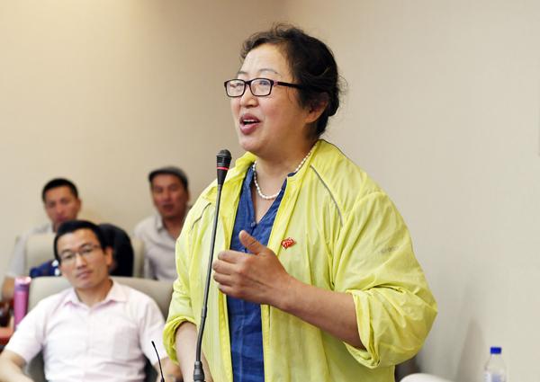 教师代表李艳教授畅谈体会___.jpg