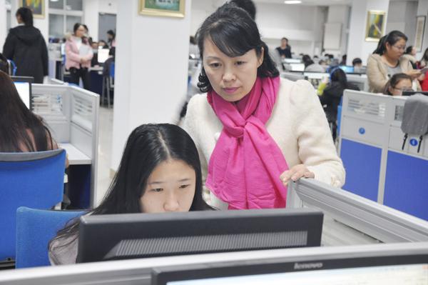 冯桂梅老师指导学生心理测试__.jpg