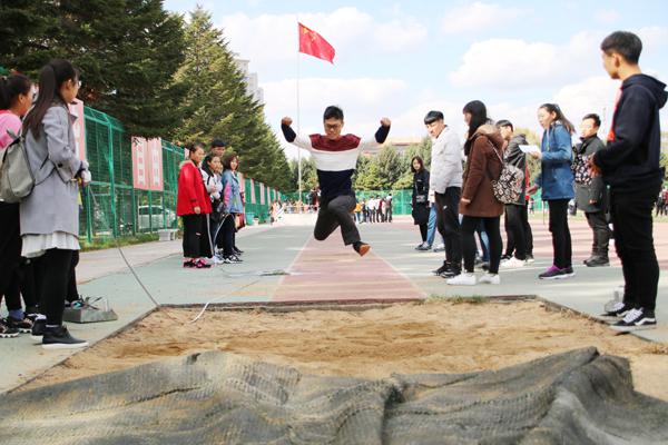 三级跳__.jpg