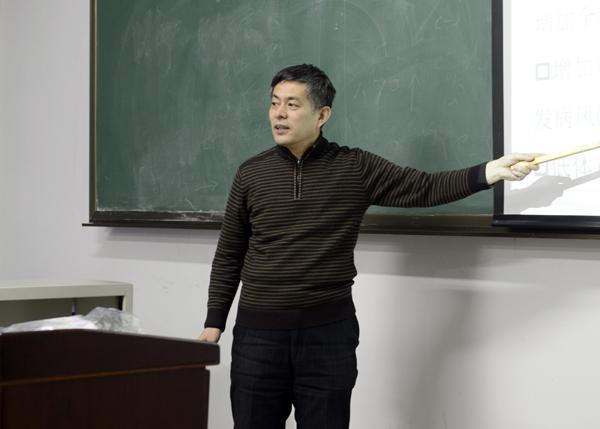 王舒然教授作讲座__.jpg