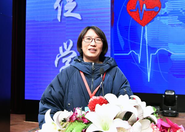 4竞赛裁判长王冬教授宣布比赛结果、并作讲评__.jpg