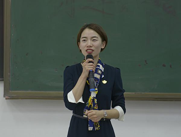 董园园总经理作项目介绍__.jpg