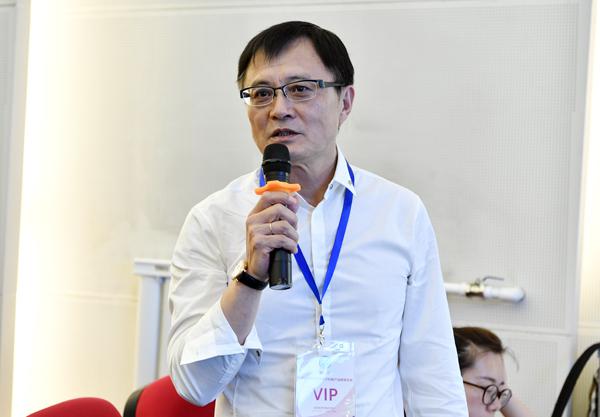 宋海波会长主持报告会___.jpg