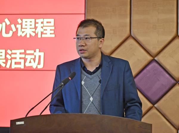 教务处副处长辛程远主持开幕式__.jpg