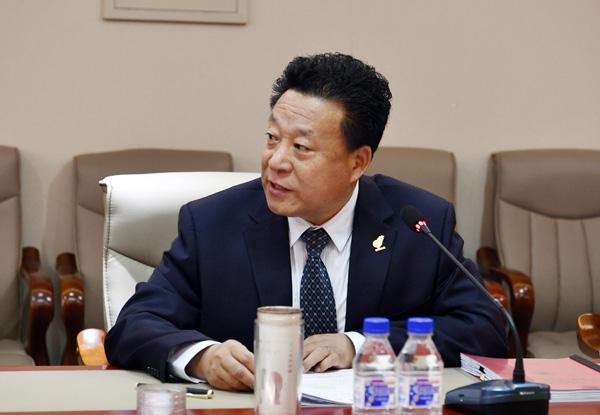 温春阳副校长主持会议___.jpg