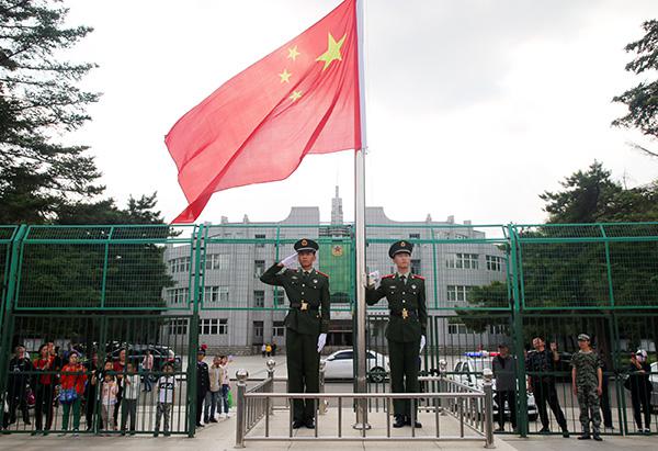 升国旗___.jpg