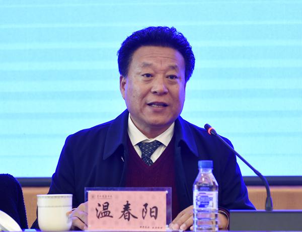 3我校副校长温春阳代表学校致辞__.jpg