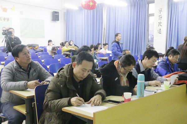 评委在打分__.jpg