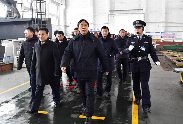 大家参观吉林监狱劳动车间____.jpg