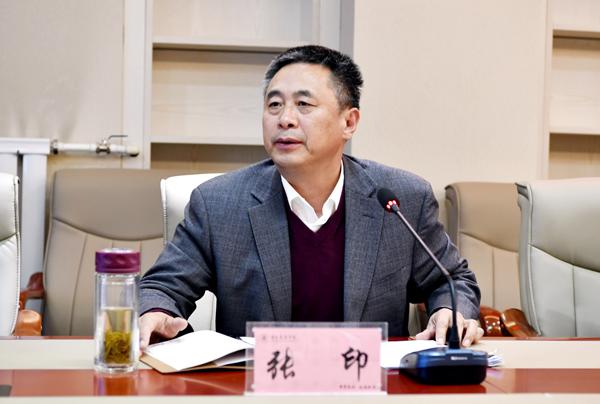 党委副书记张印主持会议___.jpg