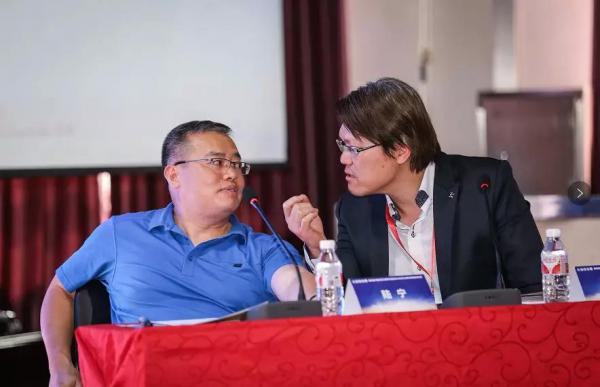 刀尖上的舞者—手术讨论.jpg