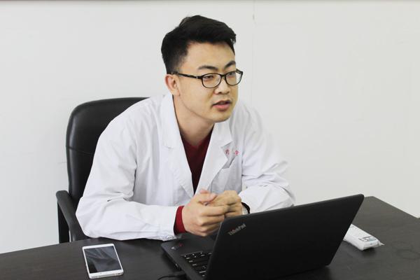 姜晓明老师做报告__.jpg