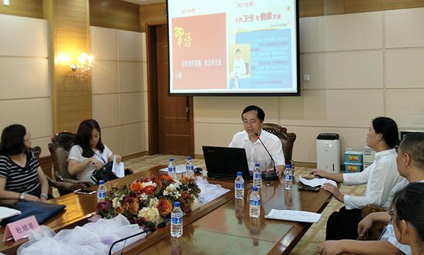 我校校长蔡建辉教授主持医药健康产业科技沙龙并作报告__.jpg