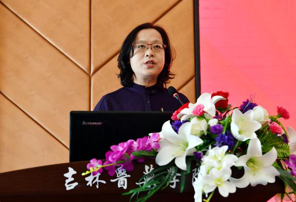 学校应用心理学院副院长、协会副理事长李英作工作报告___.jpg