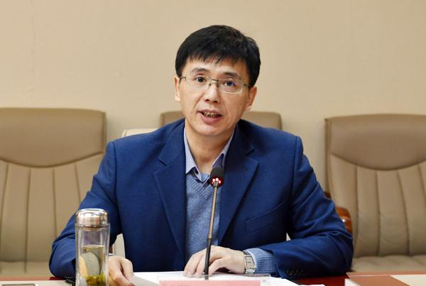 纪委书记白雪主持会议___.jpg