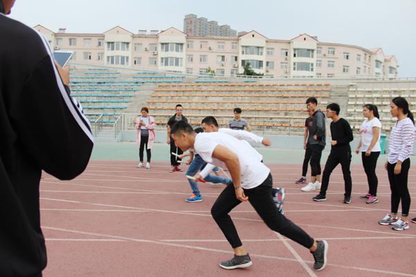 接力赛选手冲刺__.jpg