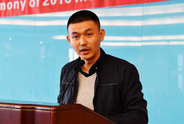 教师代表李战杰发言___.jpg