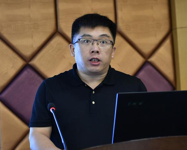 刘宇部长主持会议__.jpg