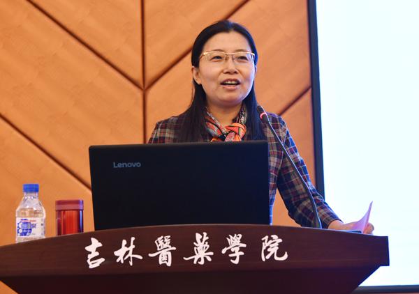 景汇泉教授作精彩报告___.jpg