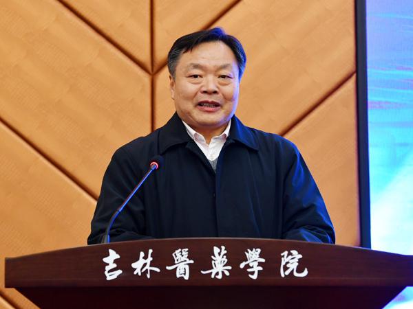 中国药理学会党委书记兼副理事长杜冠华致辞___.jpg