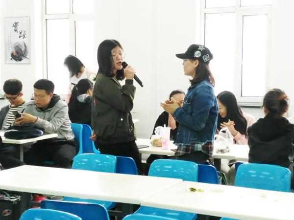 李佳琛、朱泾嫣同学领唱__.jpg