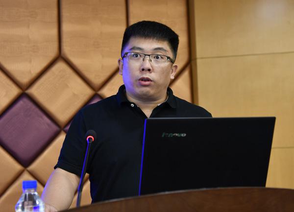 刘宇部长主持会议__.jpg