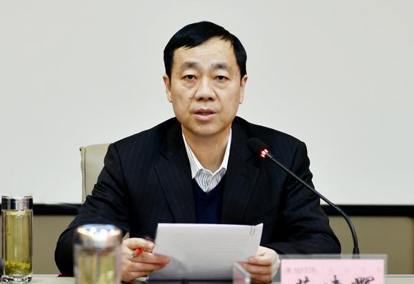 校长蔡建辉作辅导报告___.jpg